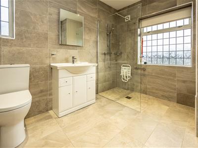 SHOWER ROOM